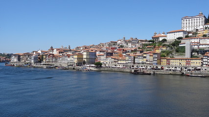 Fototapeta na wymiar PORTO, PORTUGAL