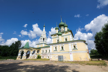 Fototapeta na wymiar Uglich, Yaroslavl Oblast, Russia - July 13, 2013: Church of the Nativity of John the Baptist on the Volga