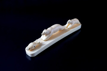 Figures of the walrus bone