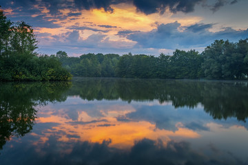 Kurz vor einem Gewitter, am Annateich in Hannover