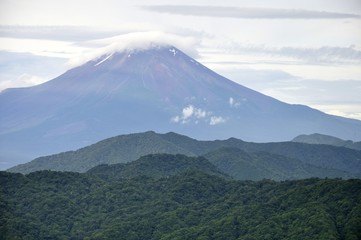 Fototapeta na wymiar 大室山からの夏の富士山