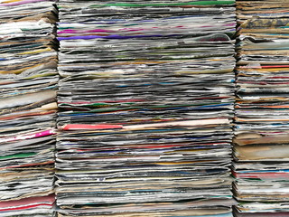 Singles aus einer Plattensammlung in Papierhüllen der Fünfzigerjahre, Sechzigerjahre und...