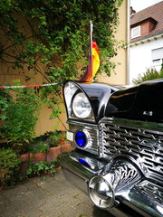 Russische Limousine für Funktionäre in Schwarz mit Chrom aus den Zeiten von Sowjetunion und...