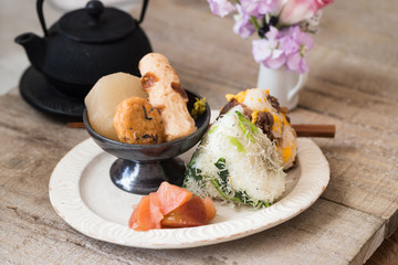 おでんとおむすびのランチプレート