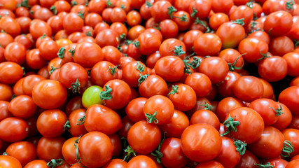 Ripe tomatoes at the farmers market