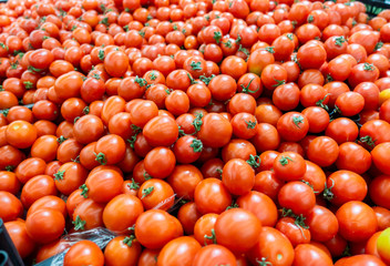 Ripe tomatoes at the farmers market