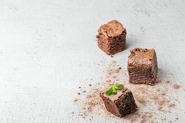 chocolate brownie with mint