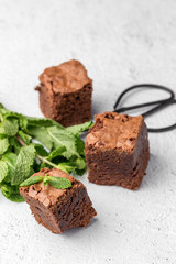 chocolate brownie with mint