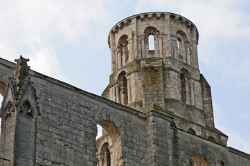 Fototapeta na wymiar Le rovine dell'abbazia di San Pietro di Jumièges, Normandia, Francia