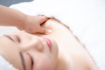 女子力　エステ　エステティシャン　サロン　イメージ