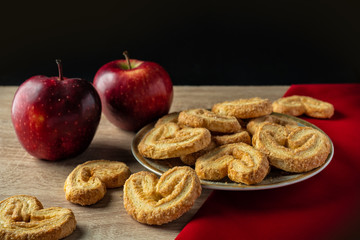 Apples and heart form snacks