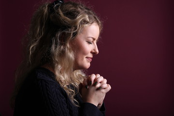 Woman in front of a colored background