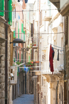 Molfetta, Apulia - Narrowness lifestyle in the old alleyways of Molfetta