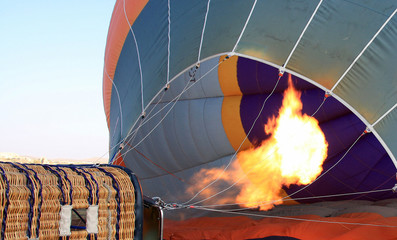 Obraz premium Hot air balloon filling