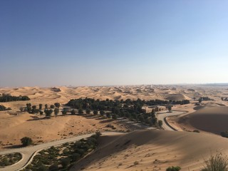 Fototapeta na wymiar 砂漠リゾートの展望台からの見晴らし