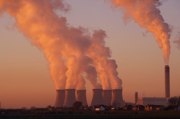DRAX COAL FIRED POWER STATION AT SUNSET SELBY NORTH YORKSHIRE ENGLAND