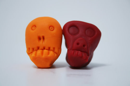 CREEPY FRIENDS HEADS