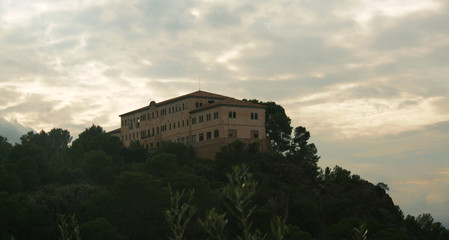 Fototapeta premium ABANDONED BUILDING ON THE HILL