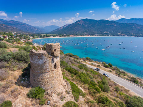 Genueserturm bei Sagone an der Westküste der Insel Korsika