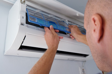 Obraz premium Professional air conditioning repairs.
