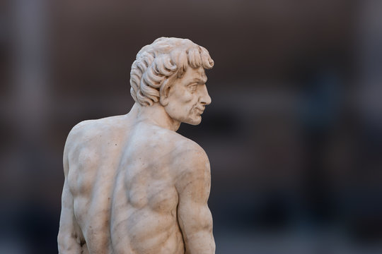 Sicile - Palerme - Statue de satyre autour de la fontaine Pretoria, piazza Pretoria (ou piazza Vergogna)
