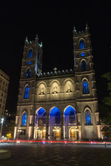 Basilica of Notre-Dame in Montreal (Canada) - obrazy, fototapety, plakaty