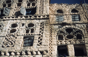 Jemen. De very old buildings in the countryside