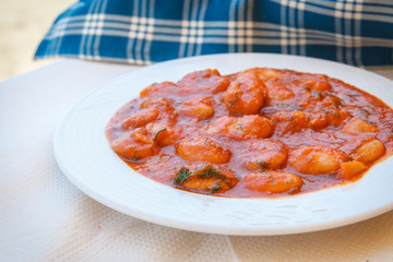 Gigantes, griechische Riesenbohnen in Tomatensauce