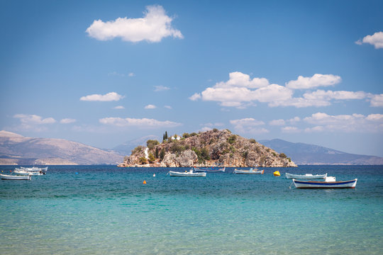 Insel im Meer, Koronisi