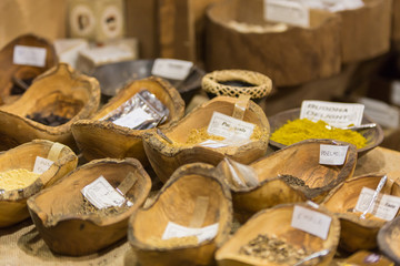 Small objects to emit good smells