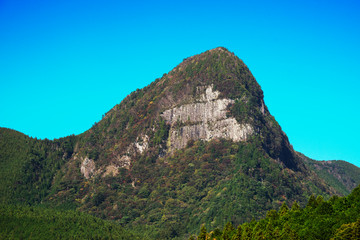 Obraz premium 曽爾高原 鎧岳 青空バック