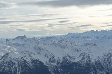 Obraz na płótnie Canvas panoramic view of winter mountains
