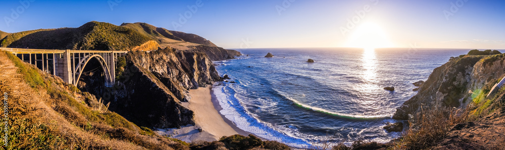 Wall mural panoramic view of bixby creek bridge and the dramatic pacific ocean coastline, big sur, california