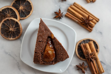 Schokoladen Lebkuchen Torte mit Birnen 
