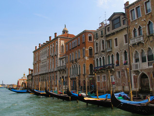 Naklejka na ściany i meble Canals and buildings in the historic city of Venice, Italy