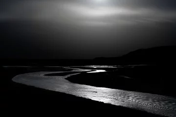 Photo sur Aluminium Noir et blanc Rivière Fjaðrá au clair de lune