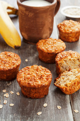 Oat muffins with banana