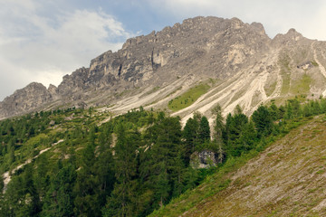 Fototapeta na wymiar Beautiful Dolomite Mountains near Misurina Mountain Lake.
