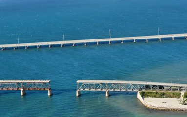 Fototapeta na wymiar Looking at he Florida keys from a Helicopter