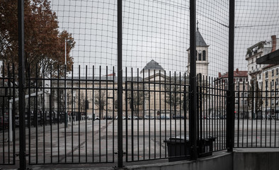 terrain de basket en ville