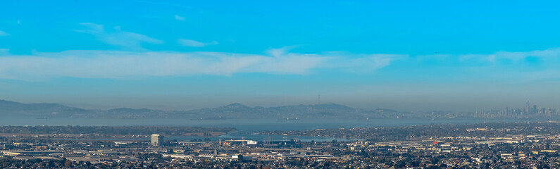 Fototapeta premium panoramic view of the Oakland and San Francisco