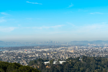 Fototapeta na wymiar panoramic view of the Oakland and San Francisco