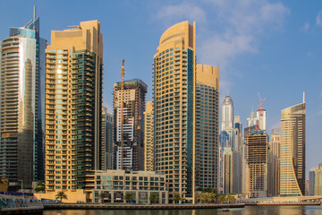 Fototapeta na wymiar Skyline von Dubai am Tag