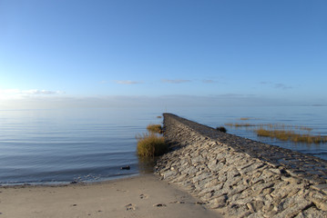 Wellenbrecher am Strand in Cuxhaven Sahlenburg