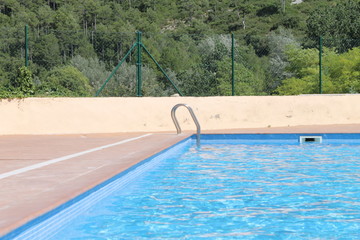 PISCINA Y NATURA © MONS GUERRERO