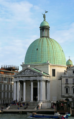 Fototapeta na wymiar Venice Italy Big Dome of the Church of San Simeone