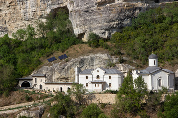 Fototapeta na wymiar Church in the mountains of Bakhchisarai in Crimea