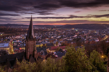 Marburg (Niemcy) panorama miasta nocą