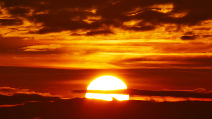 Fototapeta na wymiar Orange Clouded Sunset