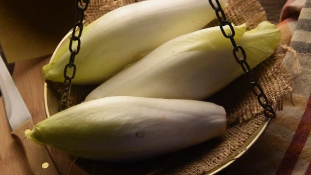 Cichorium endivia Indivia Endivie Endibia Chicor&eacute;e endive ft71090458 video Escarola Scarola 